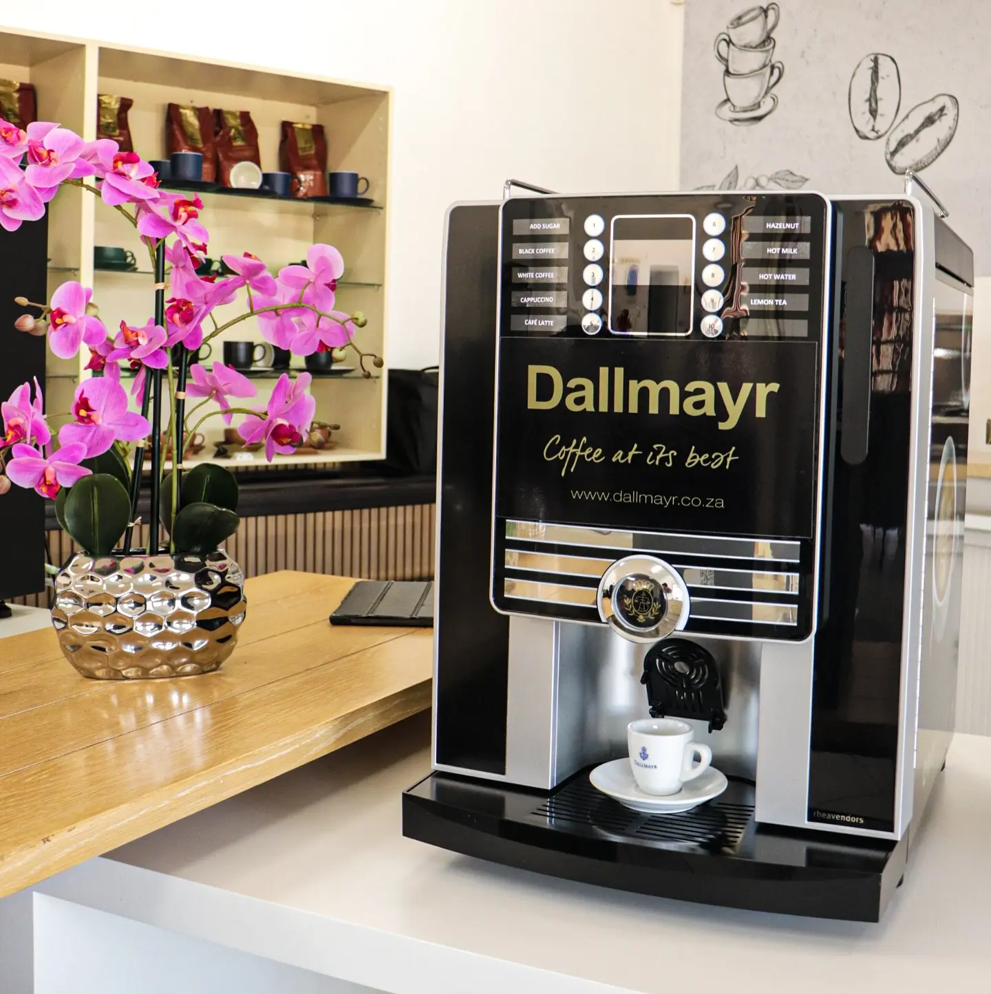 Automat de cafea Dallmayr la reprezentanța oficială din Iași